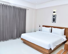 Hotel Navaratna Inn A Luxury (Thalassery, Indija)