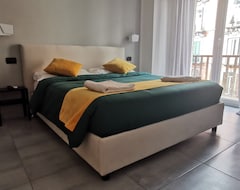 Bed & Breakfast Hi Relais Rooms (Nápoles, Italia)