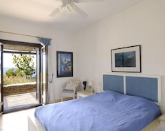 Cijela kuća/apartman Beach-front Luxury Secluded Seaside Apartment (Otzias, Grčka)