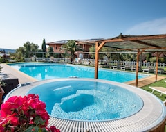 Hotel Borgo Campetroso Apartments In The Countryside, 2 Swimming Pools, Restaurant 20 Km From The Sea (Monterotondo Marittimo, Italija)