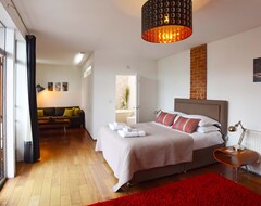 Hotel Cedar House at The Old Fire Station (Canterbury, United Kingdom)