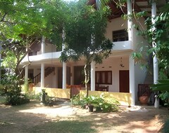 Nhà trọ C-Lanka Guest House (Bentota, Sri Lanka)