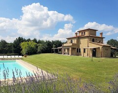 Toàn bộ căn nhà/căn hộ Ideal Holiday Home In Sanfatucchio With Private Pool (Ortucchio, Ý)