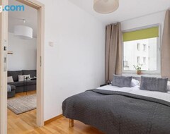 Casa/apartamento entero Elegant Grey Apartment On The 7th Floor In Katowice By Renters (Katowice, Polonia)