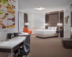 Delta Hotels by Marriott Edmonton Centre Suites (Edmonton, Canada)