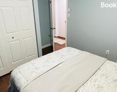 Nhà trọ Basement Unit With 2 Bedrooms, Bath And Living Area (Lower Sackville, Canada)
