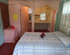 Hotel Jah Bs Cottages (Negril, Jamaica)