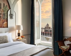 Hotel The St. Regis Florence (Florence, Italy)