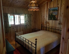 Tüm Ev/Apart Daire Beautiful Log Holiday Home Not Far From The Lake With The Possibility Of Motorboat Rental (Hult, İsveç)