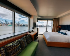 Hotel W Hoboken (Hoboken, USA)