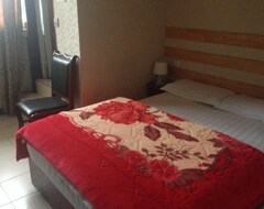 Xinrui Home Hotel (Jiangyou, China)