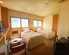 Guesthouse Hitohada-No-Yado Kawakin (Tonami, Japan)