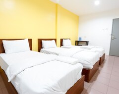 OYO 772 Lux Hotel (Teluk Intan, Malaysia)
