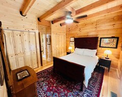 Entire House / Apartment Log Cabin That Checks All Boxes...hot Tub, View, Private, Wifi, Immaculate (Vilas, USA)