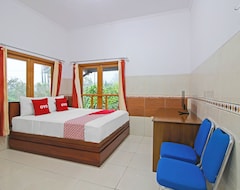 Otel Oyo 92533 Harjuna Guest House (Karanganyar, Endonezya)