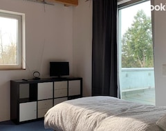 Koko talo/asunto A cozy room in a modern House (Potsdam, Saksa)