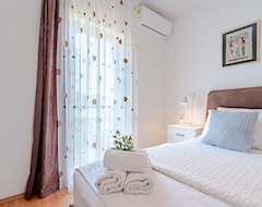 Cijela kuća/apartman 5 Bedroom Accommodation In Prigradica (Blato, Hrvatska)