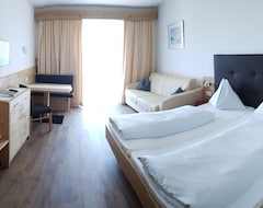 Khách sạn Hotel Montani (Latsch, Ý)