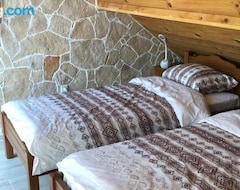 Koko talo/asunto Vila Djekic (Andrijevica, Montenegro)