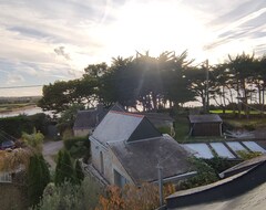 Toàn bộ căn nhà/căn hộ Fishermans House 50 Meters From The Sea In One Place! (Saint-Armel, Pháp)