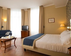 Khách sạn Hotel Nuvo (Napoli, Ý)