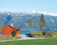Hele huset/lejligheden 3 Bedroom Accommodation In VaraldsØy (Rosendal, Norge)