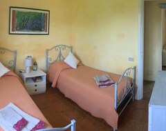 Tüm Ev/Apart Daire Apartment In The Heart Of The Emerald Coast, In A Central Location, In StrandnÀhe (Baja Sardinia, İtalya)
