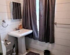 Hele huset/lejligheden Comfortable 3 Bedroom Home With Private Parking! (Elmira, USA)