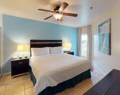 Holiday Inn Resort Grand Cayman, an IHG Hotel (Seven Mile Beach, Islas Caimán)