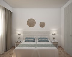 azuLine Hotel - Apartamento Marina Parc (Arenal d´en Castell, Španjolska)