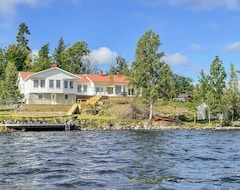Koko talo/asunto Stay In This Cottage With Its Own Jetty By The Swimming Lake, Nyckelvattnet. (Färgelanda, Ruotsi)