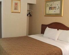 Otel Niagara Inn & Suites (Niyagara Şelalesi, Kanada)