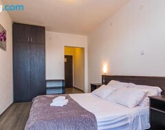 Casa/apartamento entero Apartments And Rooms Alenka 2045 (Banjole, Croacia)