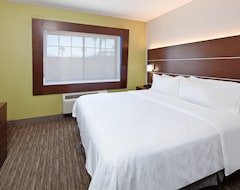 Holiday Inn Express & Suites Rancho Mirage - Palm Spgs Area, An Ihg Hotel (Rancho Mirage, USA)