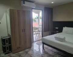 Khách sạn New Breakers Hotel Rawai (Phuket, Thái Lan)