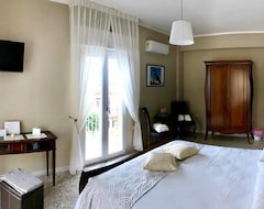 Bed & Breakfast B&B Baronia Luxury Rooms (Castel Baronia, Italija)