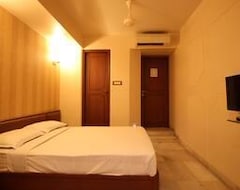 Hotel Ashray International (Bombay, India)
