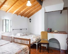 Hotel House With Authentic Tiling And Antique Furniture (Montemor-o-Novo, Portugal)