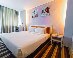 Khách sạn First Residence Hotel By Rvh (Chukai, Malaysia)