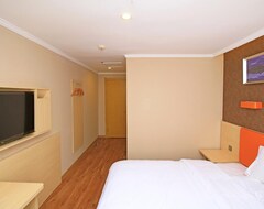 Hotel 7 Days Premium Dalian Development Zone Wucai City Railway Station Branch (Dalian, China)