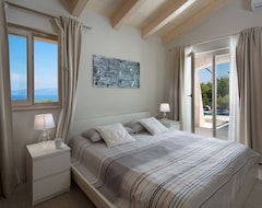 Toàn bộ căn nhà/căn hộ Exclusive 5 Star Villa For 8 In Quiet Place With Heated Swimming Pool (Drenje, Croatia)