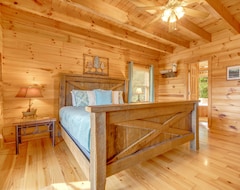 Toàn bộ căn nhà/căn hộ Smoky Mountain Home With Multi-level Deck, Hot Tub, Sauna - Mountain Views! (Sylva, Hoa Kỳ)