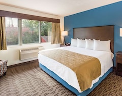 Guesthouse AmericInn by Wyndham Hotel and Suites Long Lake (Long Lake, USA)