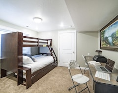 Casa/apartamento entero Cozy And Spacious Home For Business Or Leisure (Highland, EE. UU.)