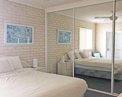Khách sạn Classic View 1 Panoramic Water Views Aircon Free Wi Fi (Nelson Bay, Úc)