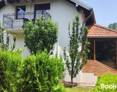 Toàn bộ căn nhà/căn hộ Vikendica Majevicka Oaza (Kalesija, Bosnia and Herzegovina)
