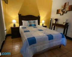 Khách sạn Hotel Y Restaurante San Fernando. (Jocotenango, Guatemala)