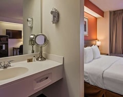 Hotel Charlevoix Inn & Suites SureStay Collection by Best Western (Charlevoix, EE. UU.)