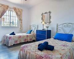 Tüm Ev/Apart Daire Vacation Home Villa Pueblo Jara In Nerja - 9 Persons, 5 Bedrooms (Nerja, İspanya)