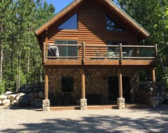 Toàn bộ căn nhà/căn hộ Beautiful Log Cabin On Remote Lake, With Limited Public Access. (Orr, Hoa Kỳ)